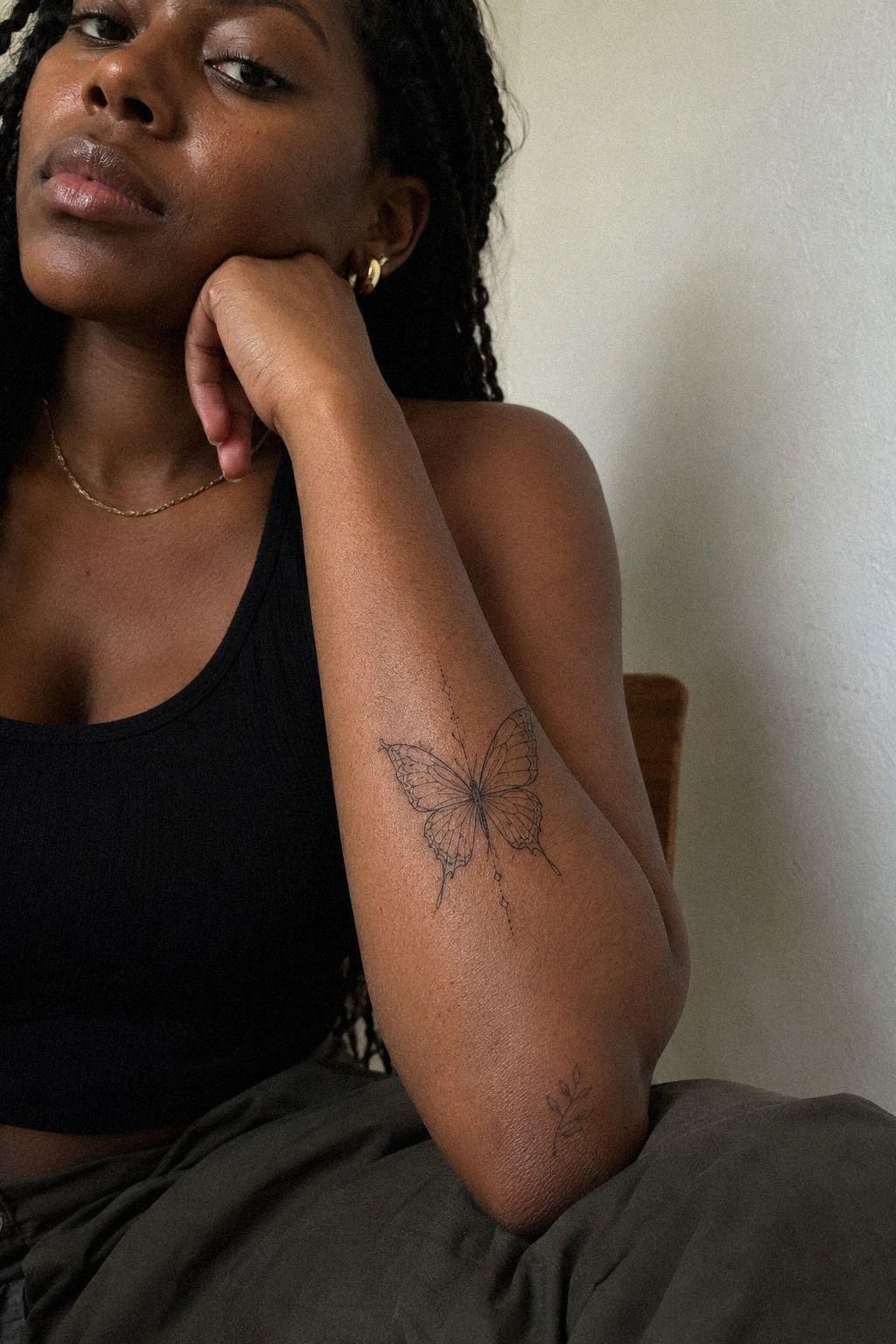 Let the Shoulder Carry an Ornate Butterfly